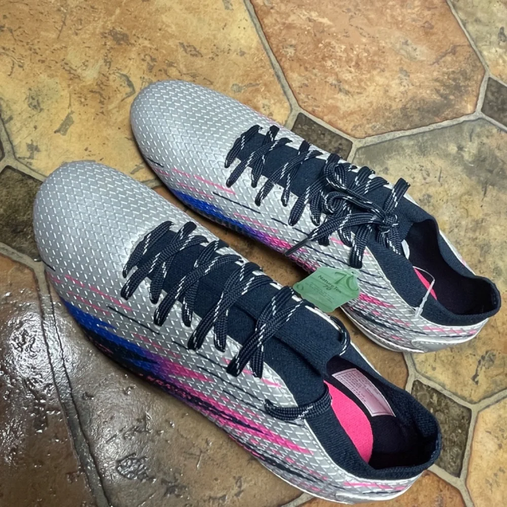 Cleats - Picture 3 of 5